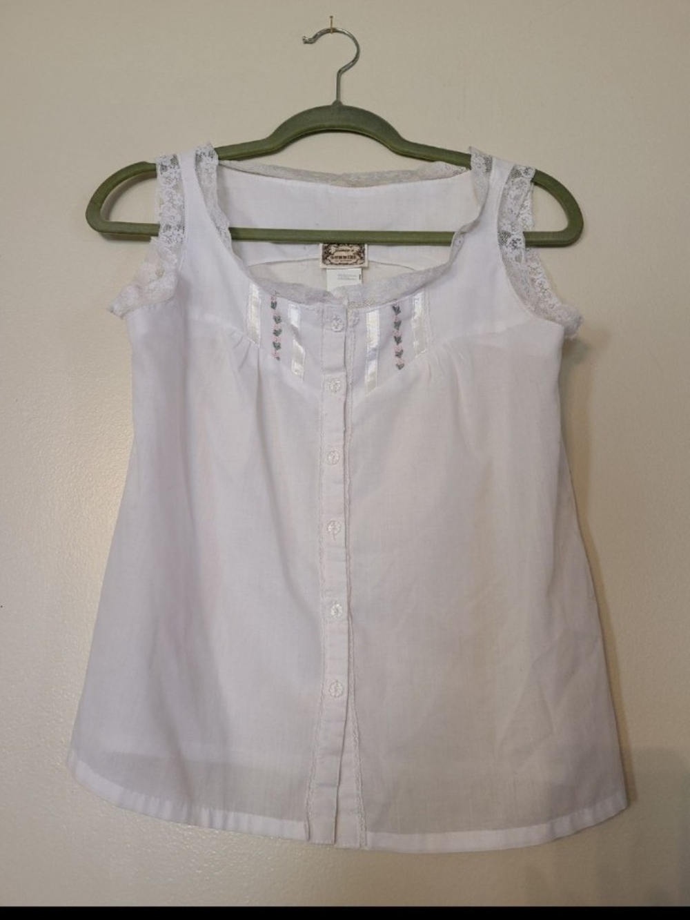 Gunnesax RARE Sample White Sleeveless Button-Front Lace Trim Top